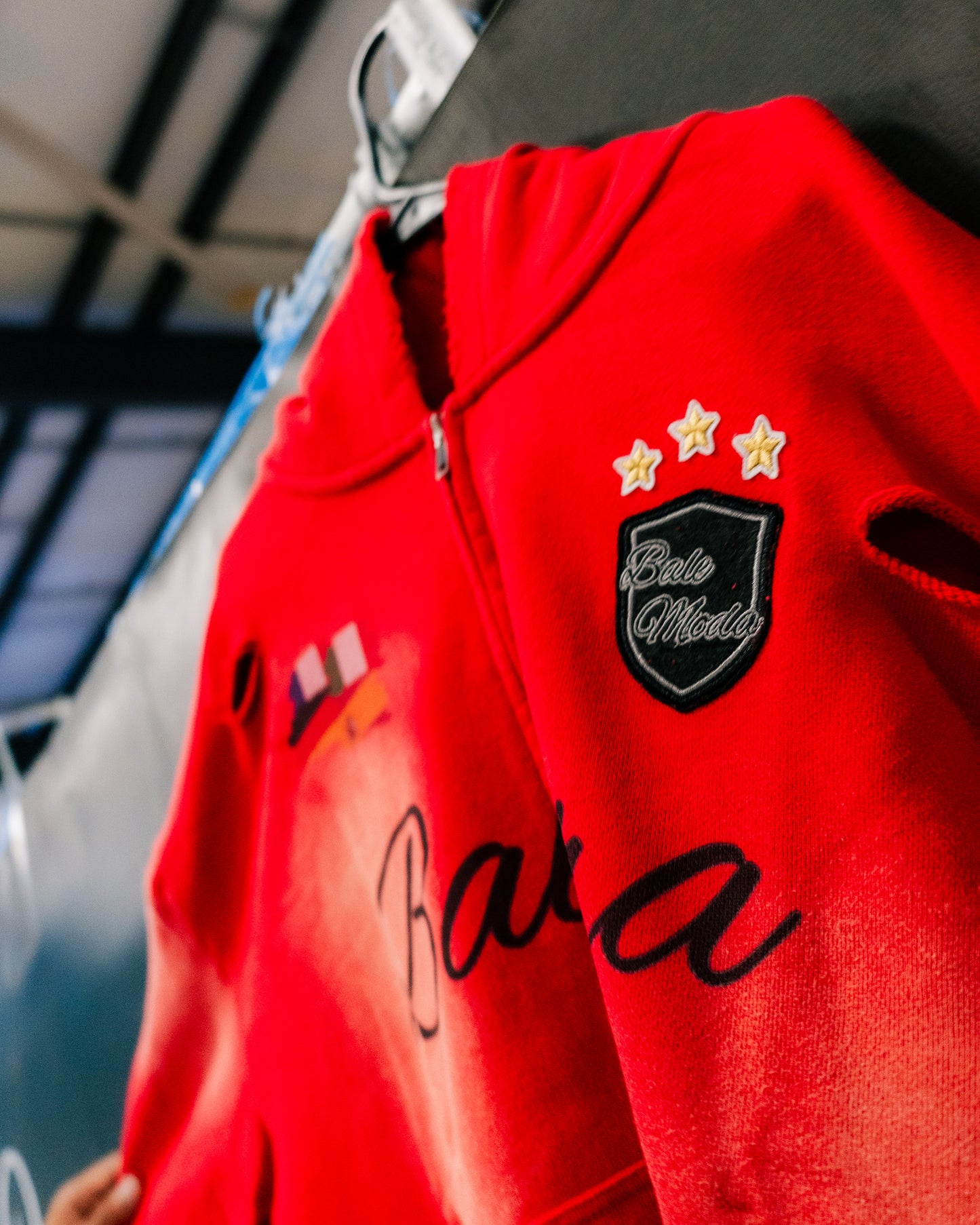Red Internacional Zip-Up